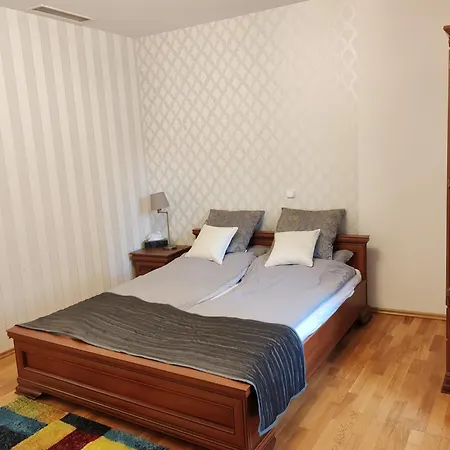 Varosi Vendeghaz 3* 샌탠드레