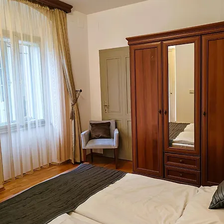 Varosi Vendeghaz Guest house *