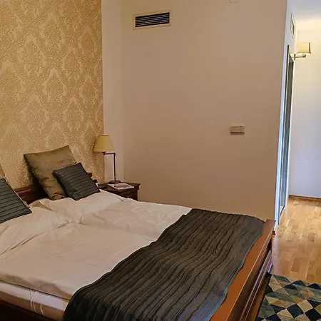 Varosi Vendeghaz * Szentendre